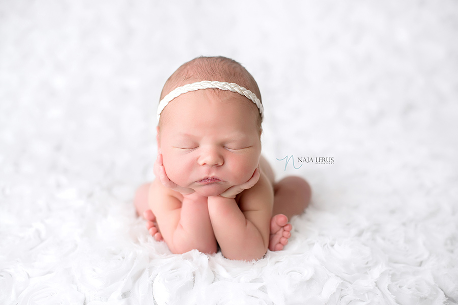 newborn-baby-girl-pictures-chicago-10